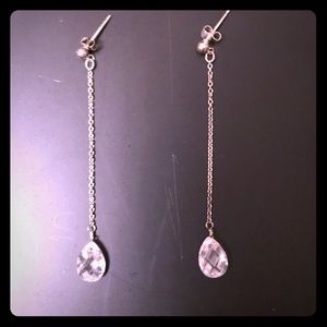 Tear drop crystal earring.
